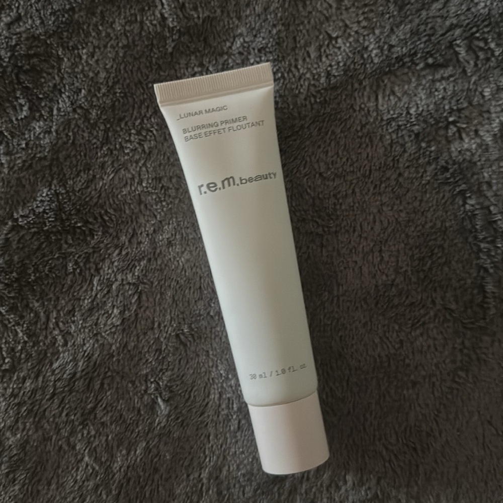 *NEW* R.E.M. Beauty Blurring Primer